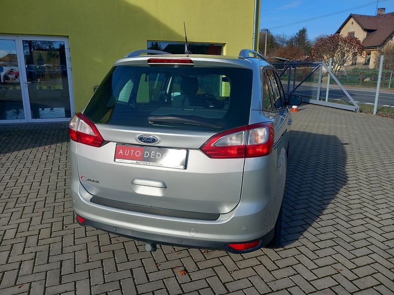 Ford Grand C-MAX (2015) 7 MÍST NAVIGACE POUZE 93t.KM!  - fotka 6 z 40