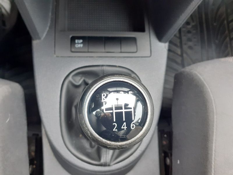 Volkswagen Touran (2007) Cross 2.0 TDi - fotka 17 z 32
