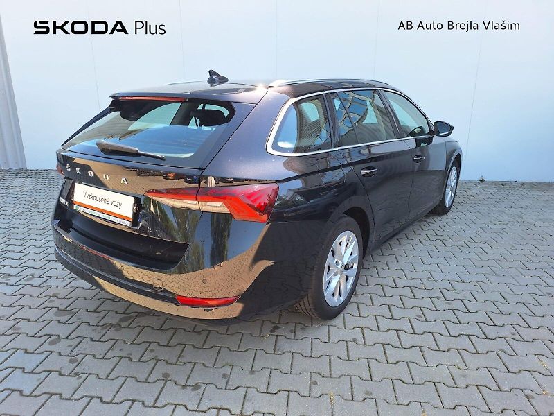 Škoda Octavia (2023) COMBI / 2.0 TDI / 85 kW / 6MP - fotka 2 z 33