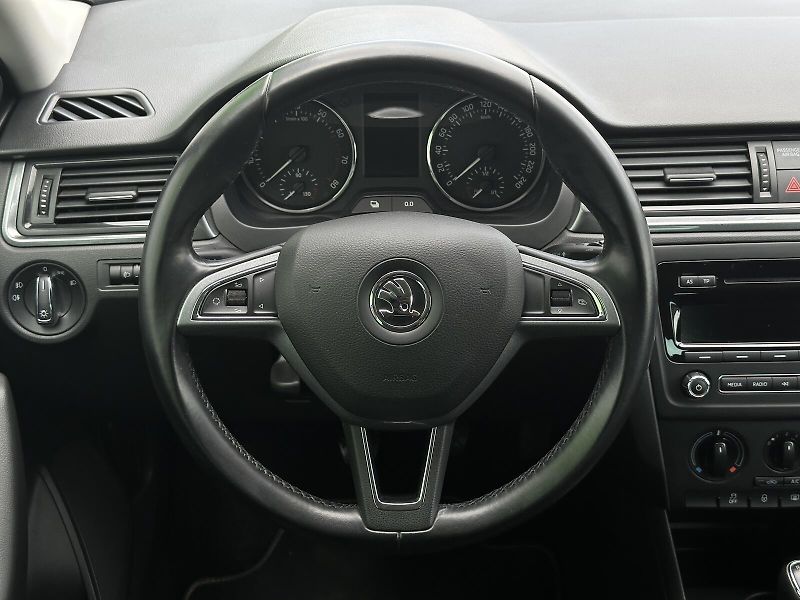Škoda Rapid 1.2TSi Ambition PLUS 105PS Spa - fotka 16 z 30
