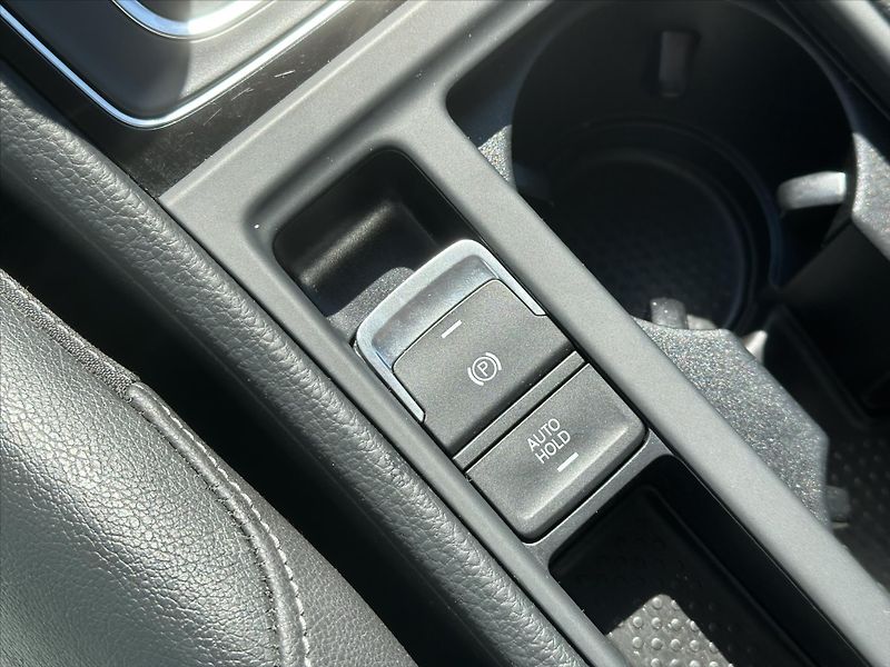 Volkswagen Golf 1,4 TSI 90kW DSG Highline Xeno - fotka 26 z 35