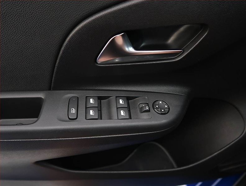 Opel Corsa (2023) Elegance 50 kWh, SoH 97% - fotka 22 z 24