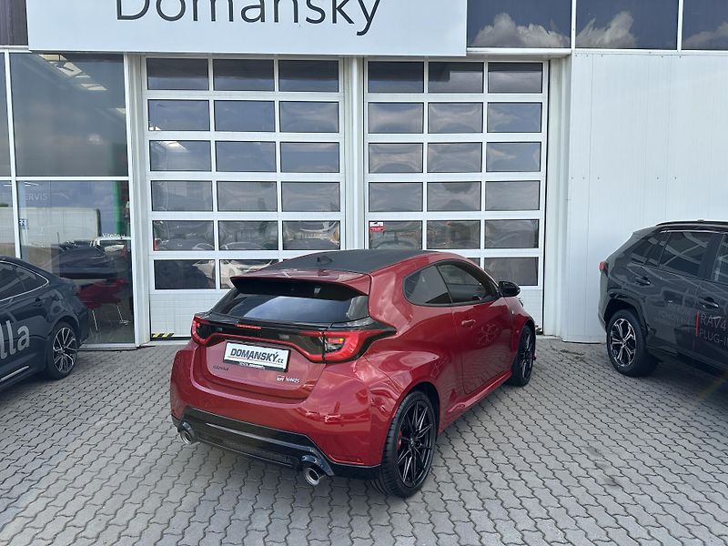 Toyota GR Yaris (2025) 1.6 T-6/MT DYNAMIC VIP - fotka 3 z 18