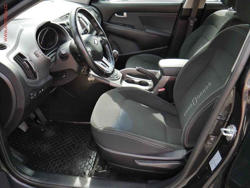 Kia Sportage (2015) 1.6GDi, 2.maj,ČR, Navi - fotka 9 z 20