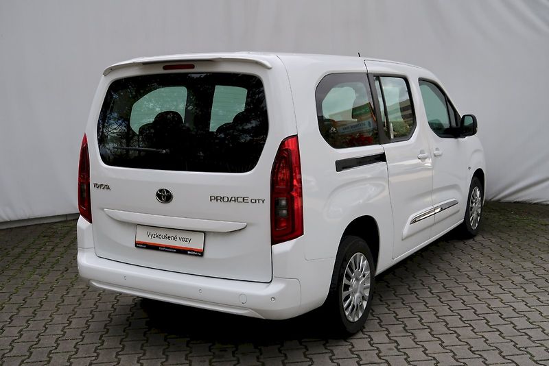 Toyota ProAce City Verso (2022) Business Shuttle 1,2 T Long /8 - fotka 24 z 32