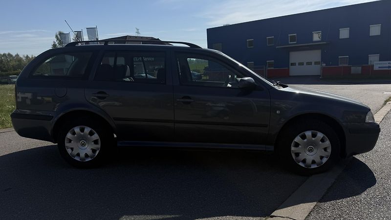 Škoda Octavia (2008) 1.9TDI  - fotka 5 z 22