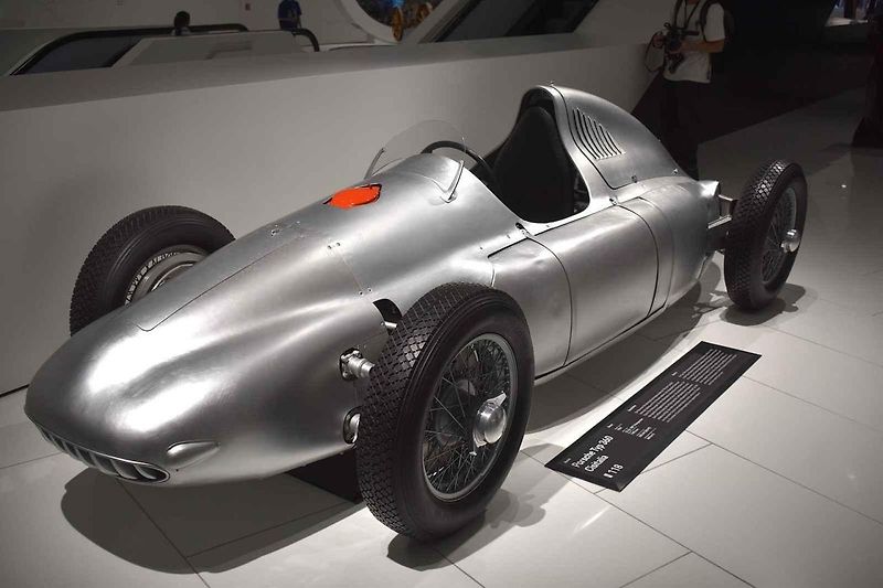 Původní část areálu firmy Porsche ve Stuttgartu