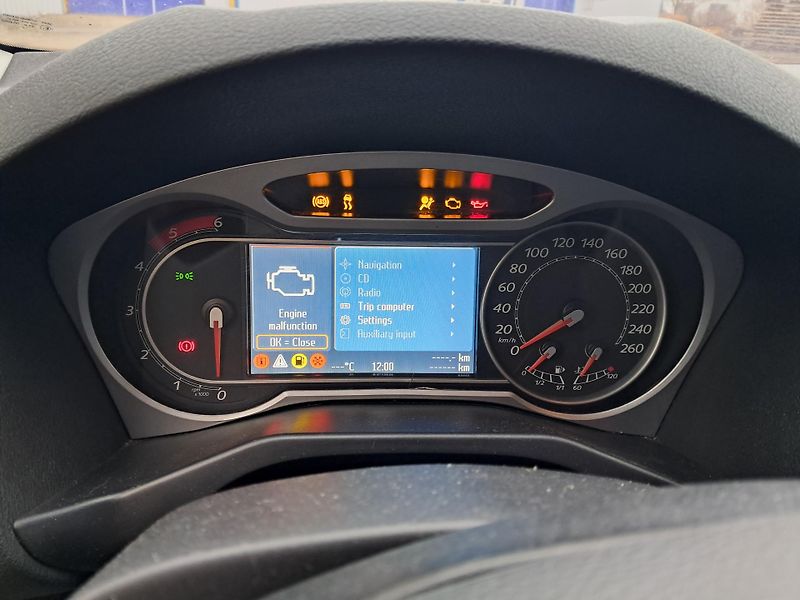 Ford Mondeo (2007) MK4 1.8TDCI 92Kw DÍLY - fotka 12 z 13