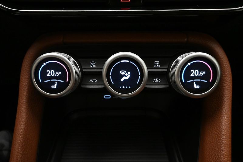 Škoda Kodiaq 2,0 TDI 110kW DSG Selection 7 - fotka 22 z 35