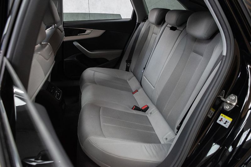 Audi A4 2.0 TDI KAMERA*ACC*VIRTUAL*DPH - fotka 11 z 42