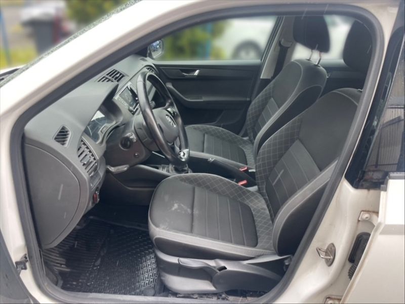 Škoda Fabia 1,0 TSI 70 Ambition - fotka 7 z 11