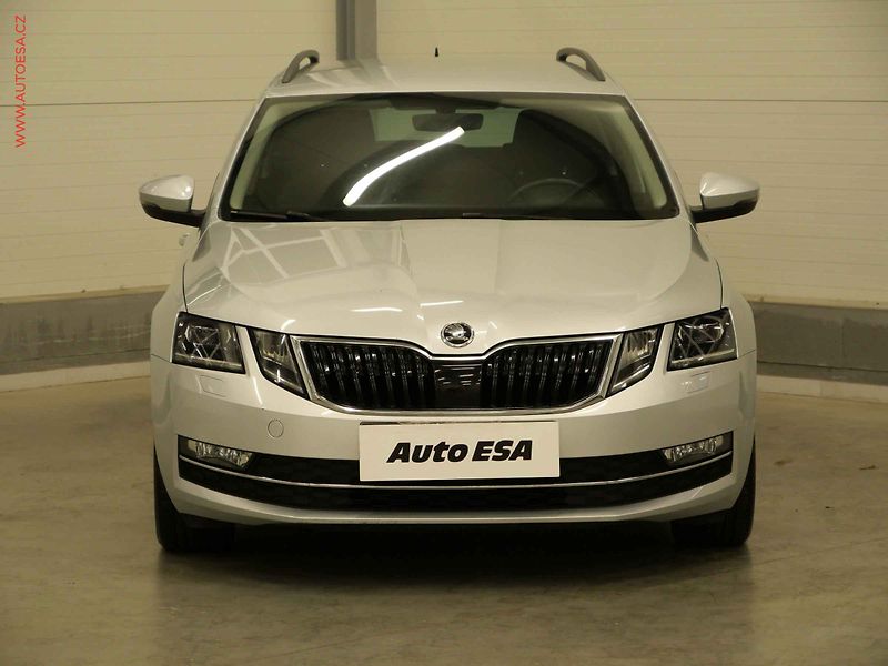 Škoda Octavia (2017) 1.6 TDi, 2.maj,ČR, Style - fotka 2 z 22