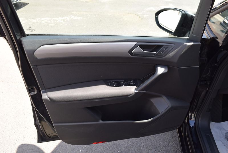 Volkswagen Touran (2016) 2.0TDI 110kw 7MÍST CLBMT OPS  - fotka 20 z 50