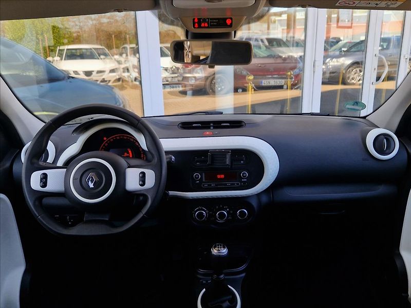 Hyundai i40 1,7 CRDi, Navi, Xenony, Tažné - fotka 13 z 26