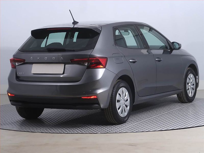 Škoda Fabia (2023) 1.0 TSI, Tempomat - fotka 5 z 18