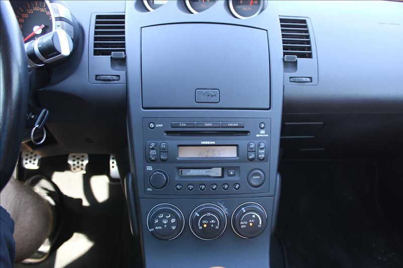 Nissan 350 Z 3,5 i  1.majitel,ČR,TOP STAV - fotka 21 z 35