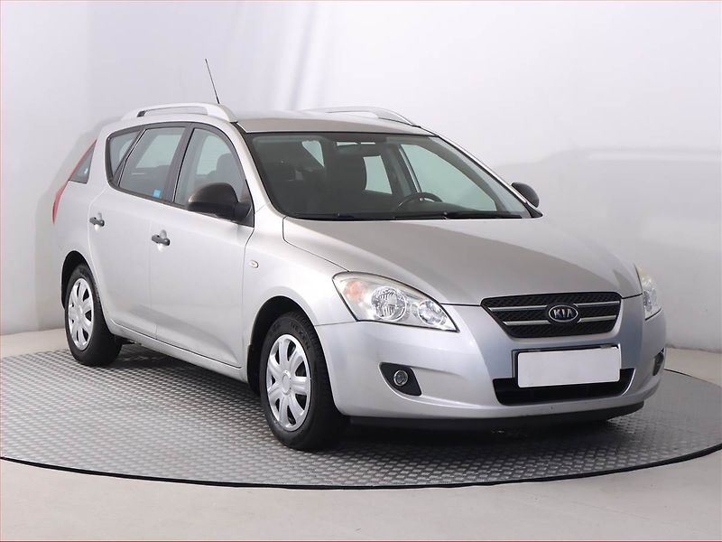 Kia Ceed (2009) 1.4 CVVT, Serv.kniha, nová STK - fotografie inzerátu