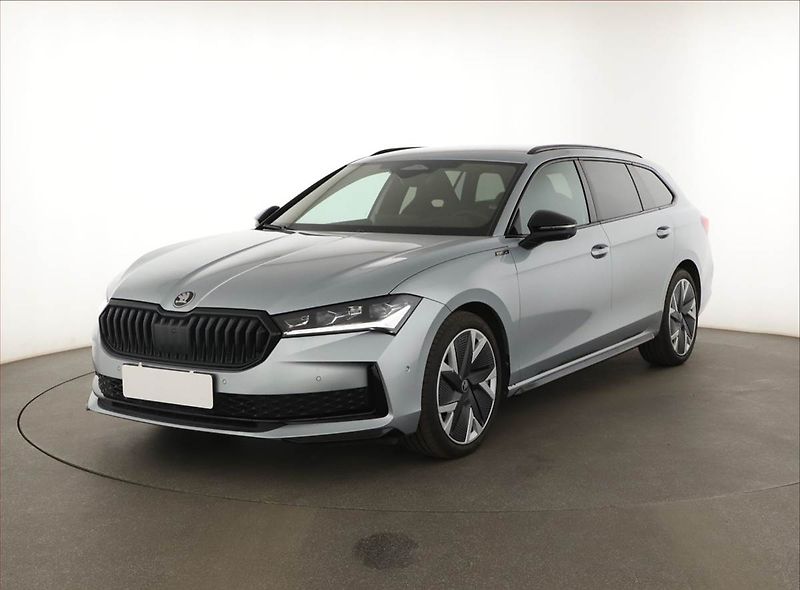 Škoda Superb (2025) 2.0 TDI, Sportline, Navigace - fotka 2 z 22
