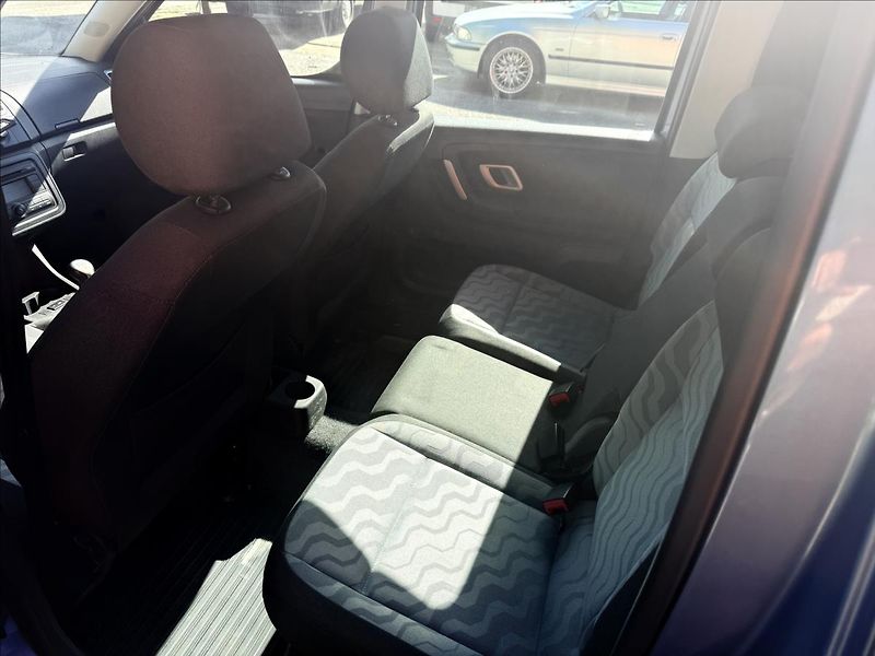 Škoda Roomster 1,2 HTP - fotka 19 z 31