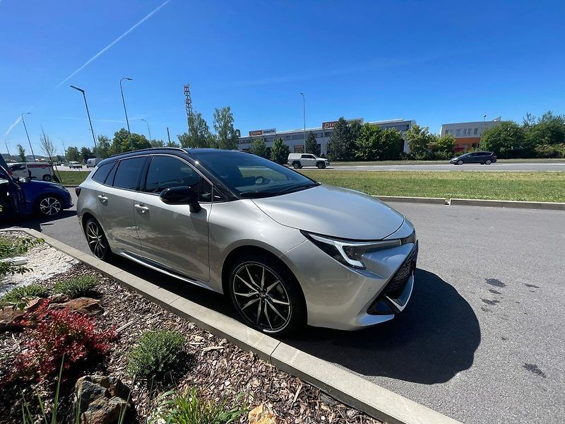 Toyota Corolla 2.0 Hybrid Automat GR SPORT - fotka 8 z 29