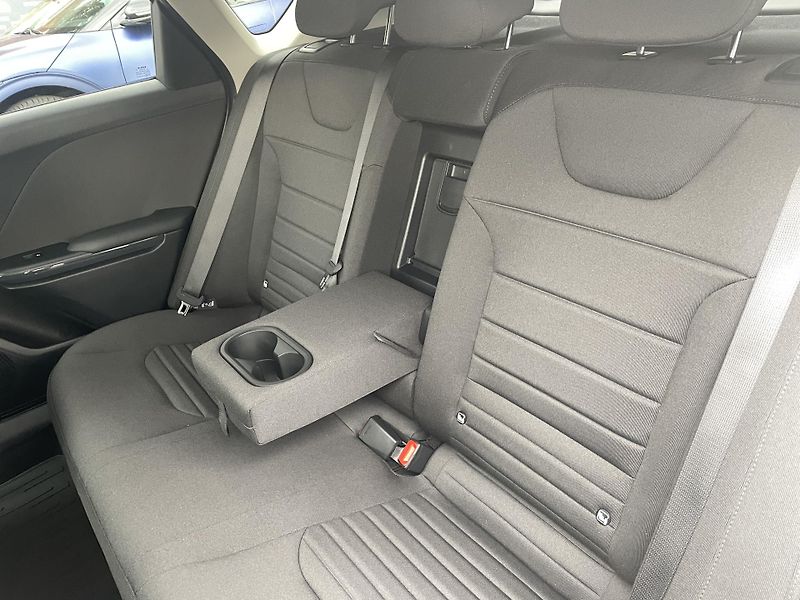 Kia K4 (2026) 1.0T-GDi MHEV EXCLUSIVE 7DCT - fotka 17 z 20