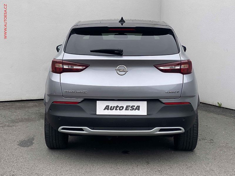 Opel Grandland X (2019) 1.5 CDTi, Ultimate, AT, panor - fotka 5 z 19