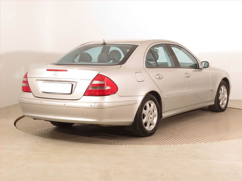 Mercedes-Benz Třídy E (2003) E 320 CDI , Automat, po STK - fotka 5 z 16