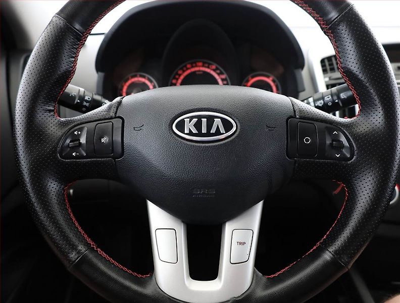 Kia Ceed (2011) 1.6 CVVT, po STK, Tažné - fotka 8 z 13