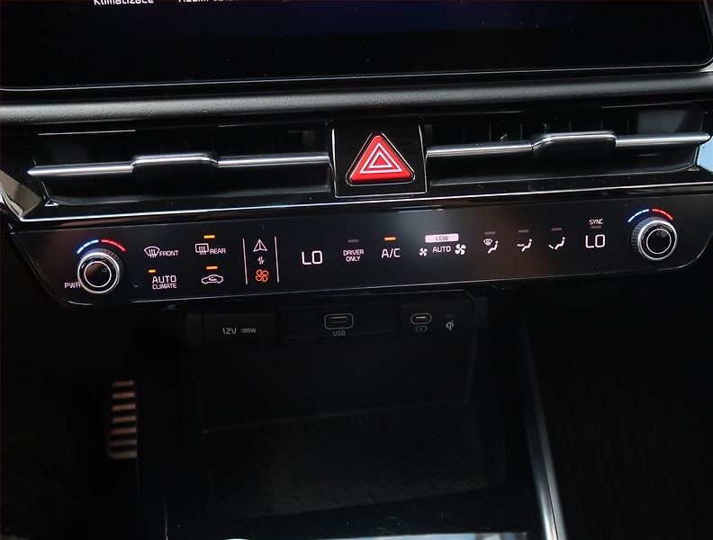 Kia Niro (2023) Premium Hybrid - fotka 18 z 29