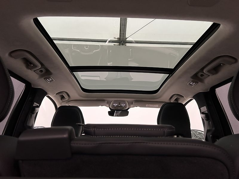 Volvo XC90 2.0 T8 4x4 ULTRA BRIGHT - fotka 29 z 34