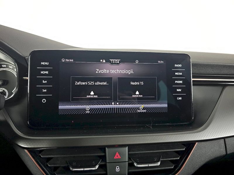 Škoda Scala (2023) 1.0TSI 70kW STYLE PLUS TAŽNÉ N - fotka 14 z 26