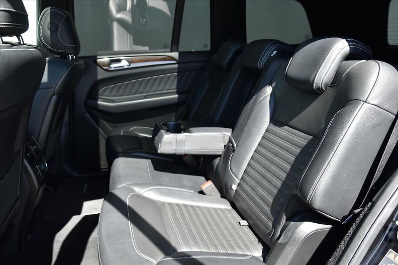 Mercedes-Benz GLS 350d 4MATIC AMG 7-MÍST DPH - fotka 11 z 34
