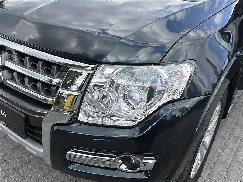 Mitsubishi Pajero 3,2 DI-D ČR SERVIS NT - fotka 15 z 30