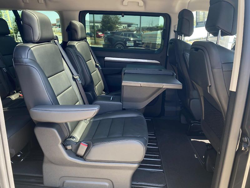 Peugeot Traveller (2026) Allure L3 2.2 BHDi 180 EAT8 - fotka 11 z 36