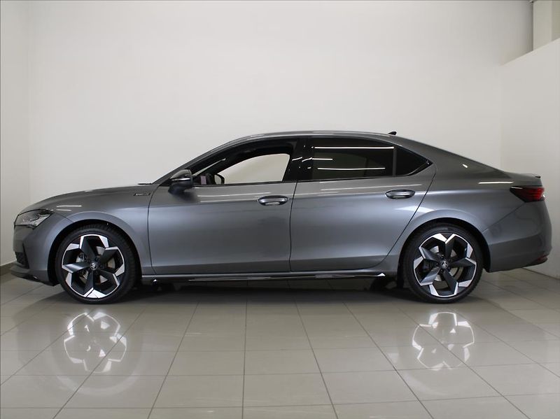 Škoda Superb 1,5 TSI m-HEV Sportline 5L.Zár - fotka 5 z 30