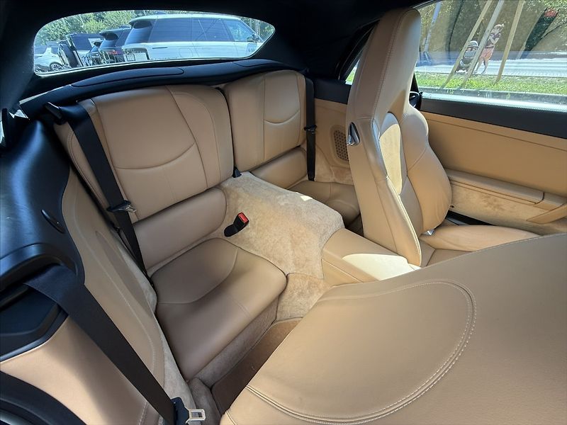 Porsche 911 3,6   Carrera 4 Cabrio (997/2) - fotka 22 z 26
