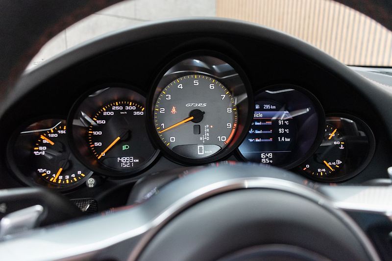 Porsche 911 GT3 RS 4.0 !Najeto 14.885km! - fotka 22 z 49