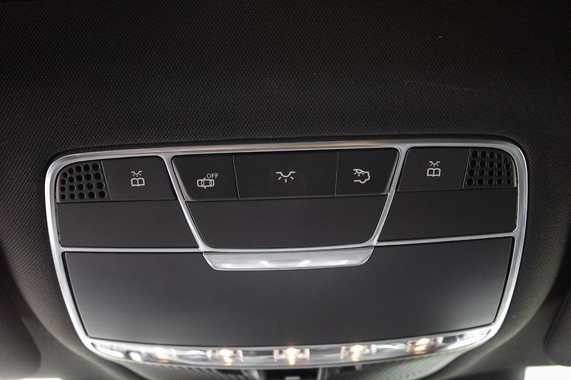 Mercedes-Benz Třídy S BLUETEC 4MATIC 2015 - fotka 31 z 37