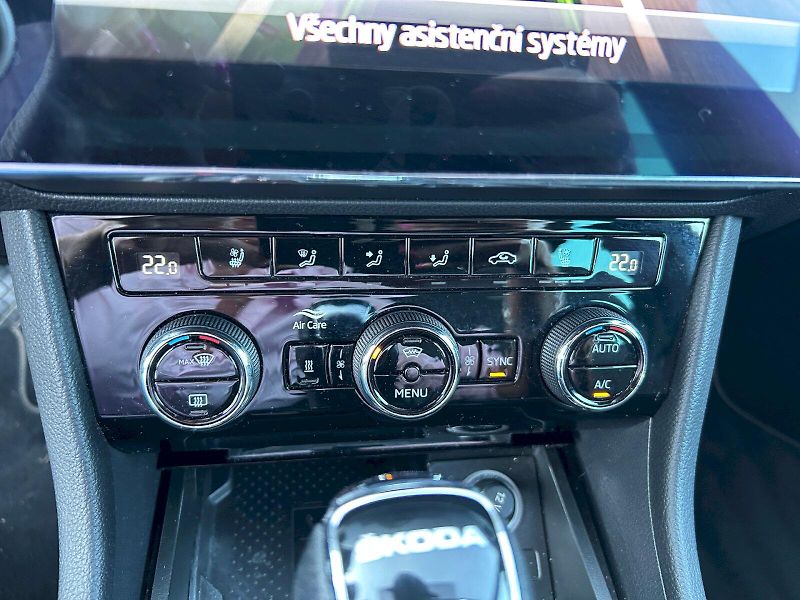 Škoda Superb (2022) SUP.COM L K TD 147/2.0 A7A - fotka 27 z 31