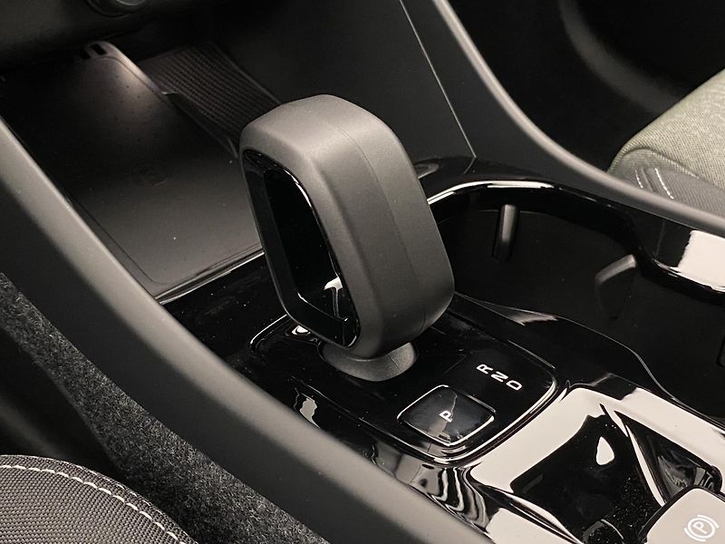 Volvo XC40 (2026) B3 AUT DARK PLUS - fotka 35 z 59