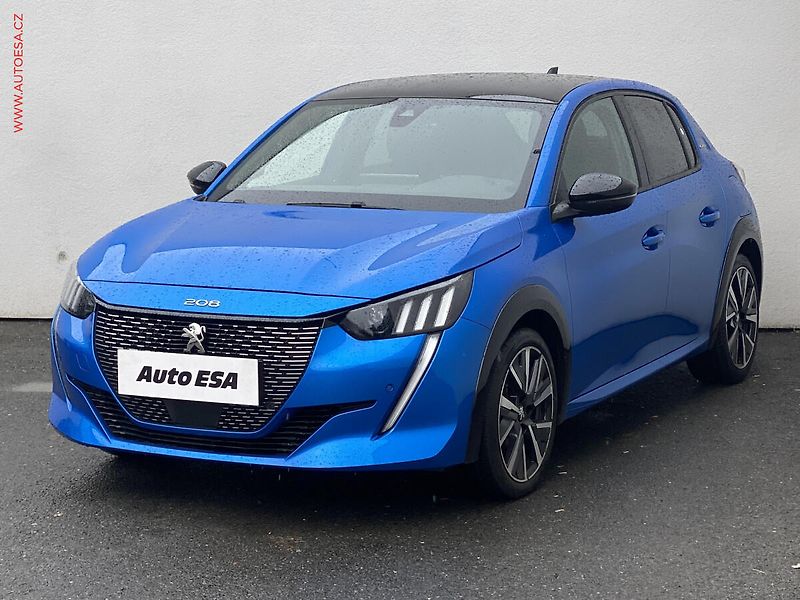 Peugeot 208 (2020) 1.2 PT, GT Line, navi, panor - fotka 3 z 17
