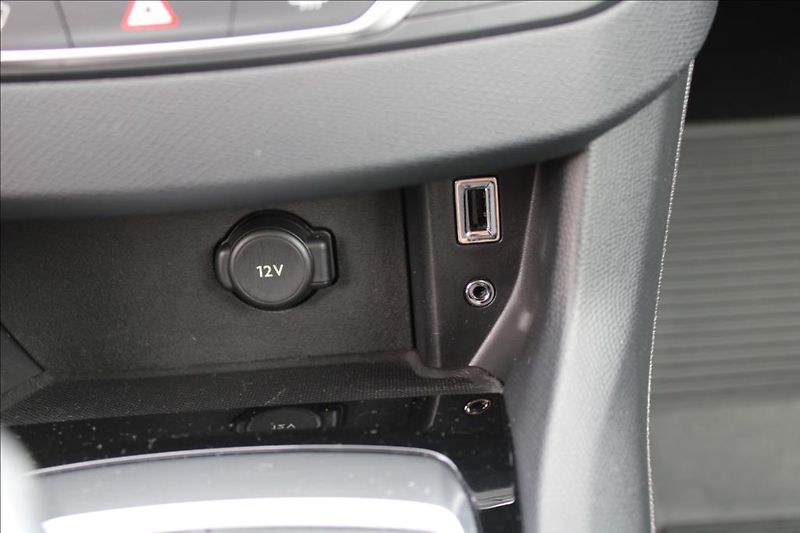 Peugeot 308 1,6 HDi  1.maj.,ČR,73.469km - fotka 21 z 24