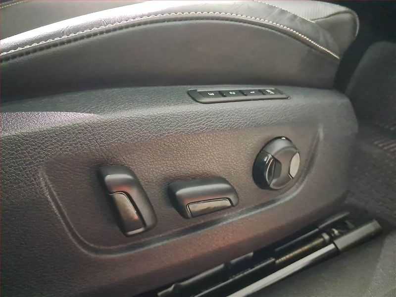 Škoda Superb (2021) Laurin&Klement 2.0 TDI - fotka 17 z 25