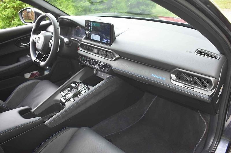 Na volných zatáčkovitých silnicích je Honda Prelude jako doma.