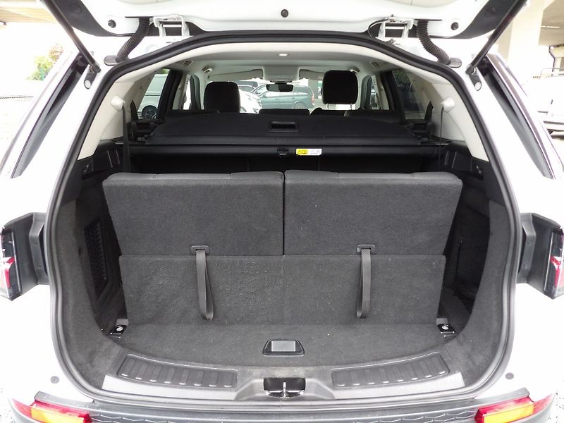 Land Rover Discovery Sport D150 S AWD A/T 7míst Tažné DPH - fotka 27 z 35
