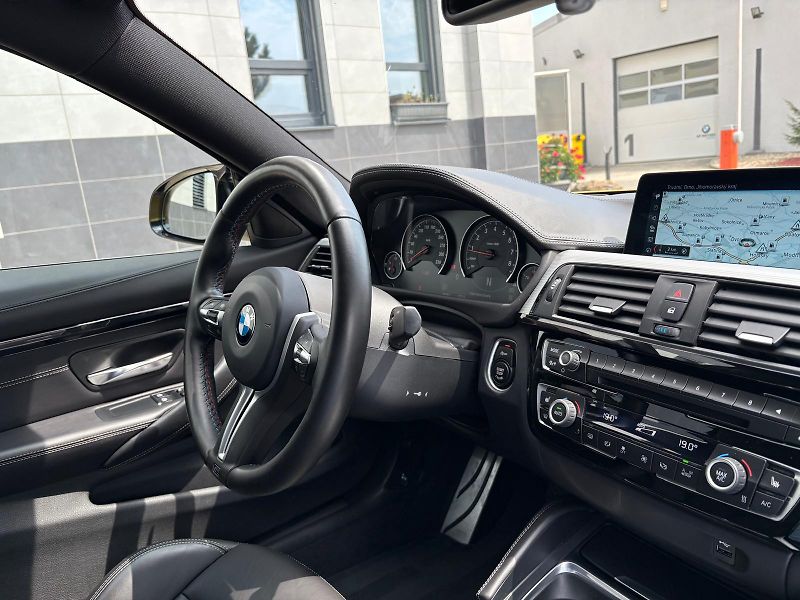 BMW M4 F82 LCI, 317 kW,34991km - fotka 41 z 56