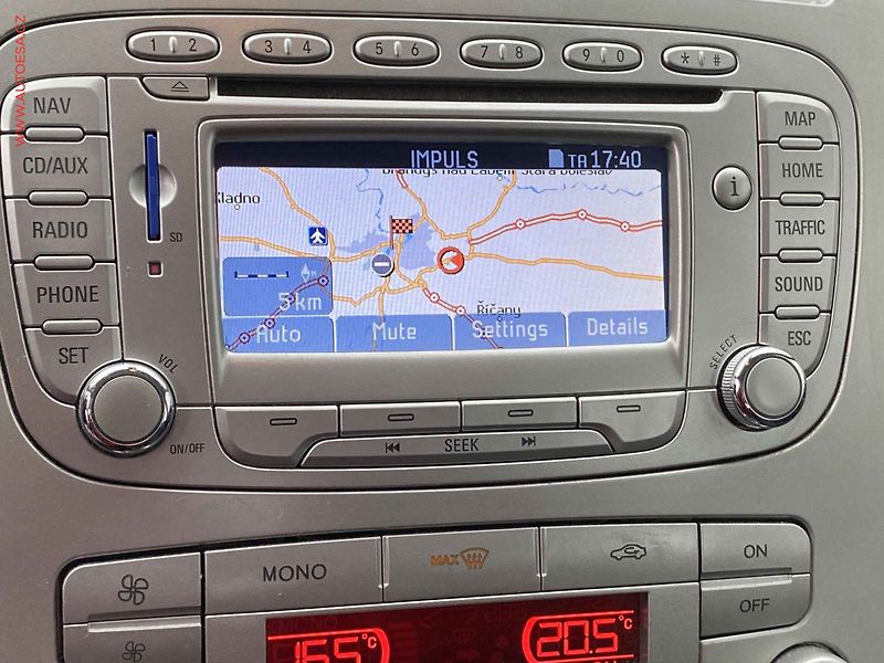 Ford Mondeo (2009) 2.0TDCi, AT, navi - fotka 17 z 20