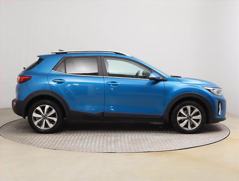 Kia Stonic (2023) 1.2 DPI, Serv.kniha, Kůže - fotka 6 z 20