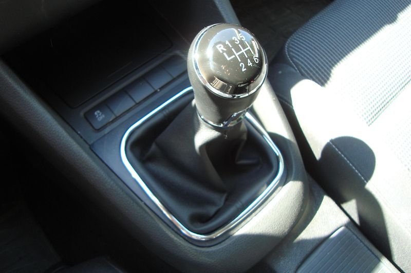 Volkswagen Golf (2011) VI,1.2TSi,ČR,Serv.Kn,114tis.km - fotka 50 z 75