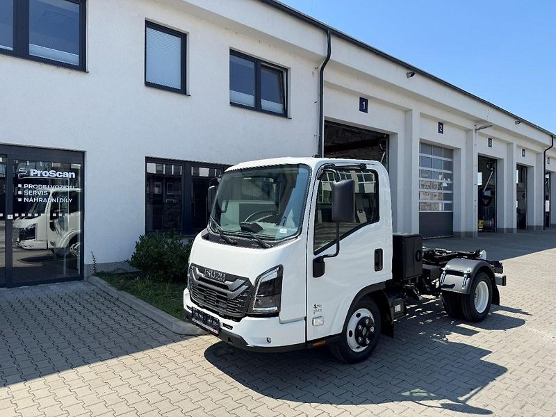 Isuzu M21 (2026) - fotka 1 z 9